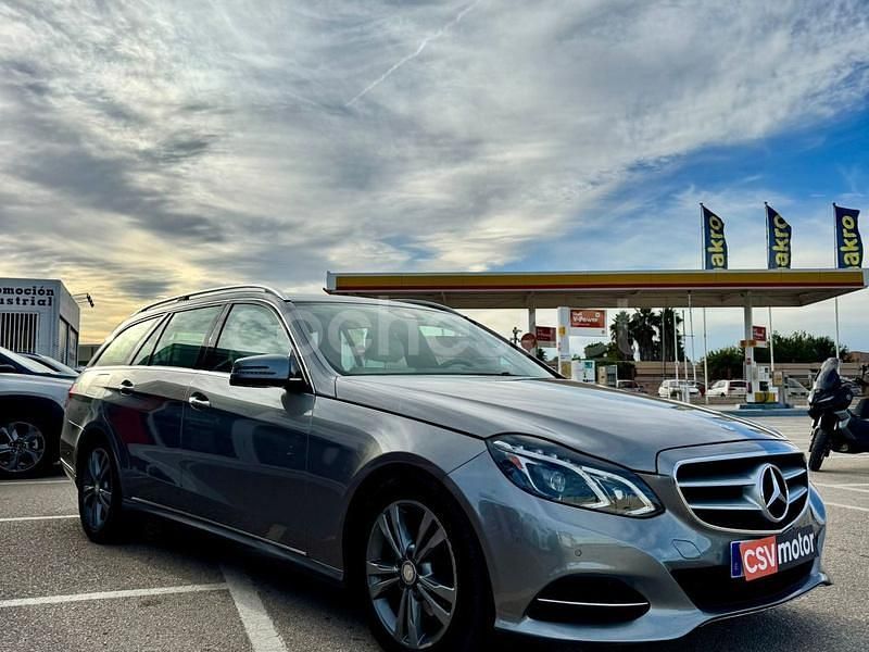 Usado Mercedes E300 231 CV (169 kW) 2018 Gris / plata Familiar