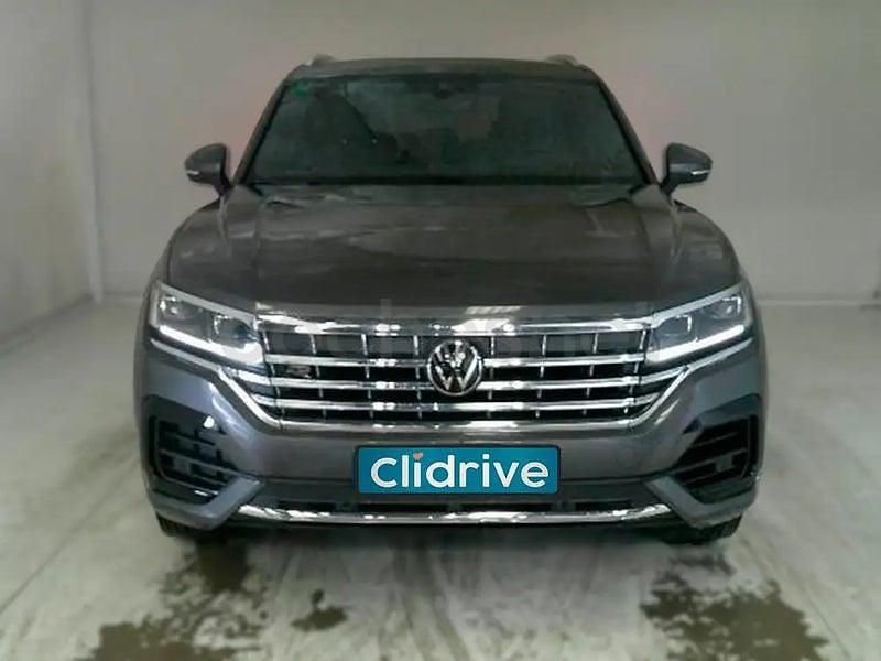 Usado VW Touareg 231 CV (169 kW) 2022 Gris / plata SUV