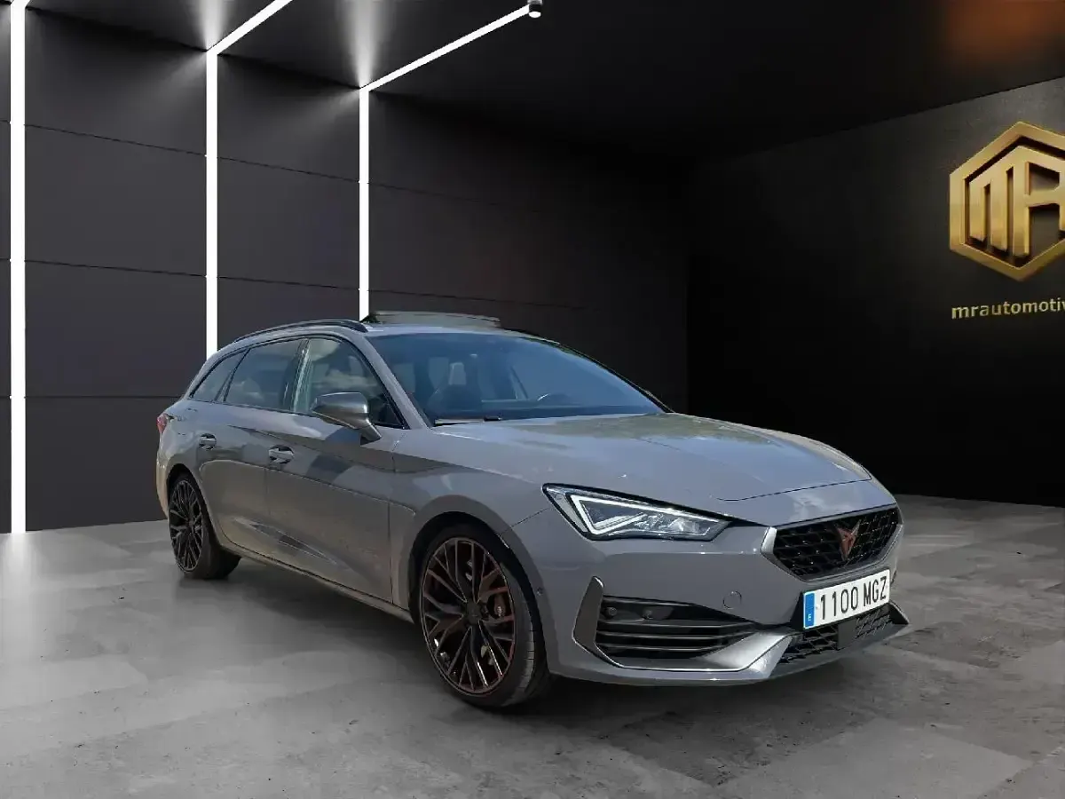 Usado Cupra Leon VZ 310 CV (228 kW) 2023 Gris Familiar