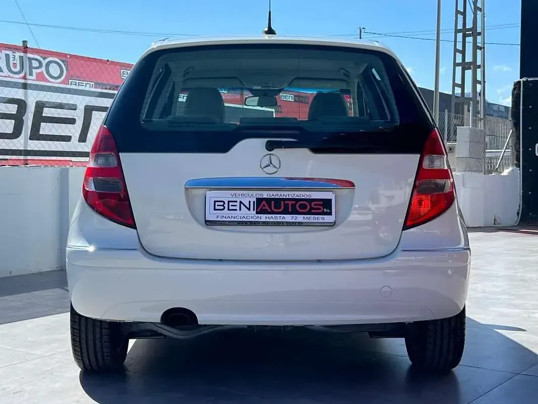 Usado Mercedes A150 95 CV (69 kW) 2006 Blanco Utilitario