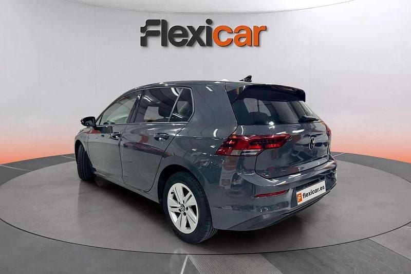 Usado VW Golf VIII Life 110 CV (80 kW) 2023 Gris Berlina