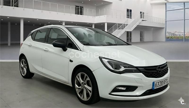 Blanco Usado 2017 Opel Astra Excellence Berlina | 9999 € (Precio justo) - Imagen 1/4