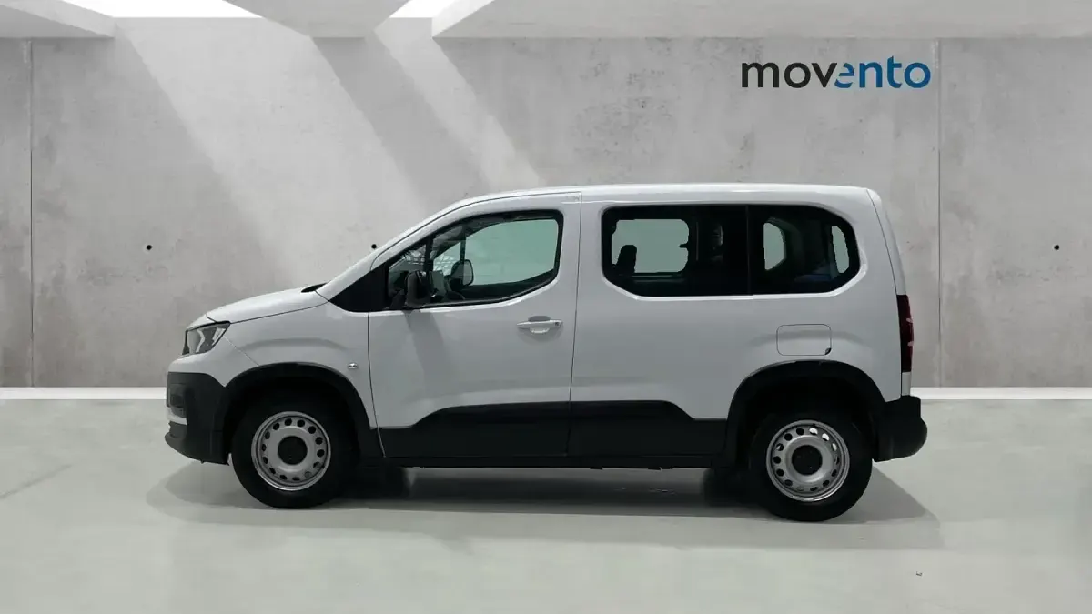 Usado Peugeot Rifter Business-Line 100 CV (73 kW) 2023 Blanco Monovolumen