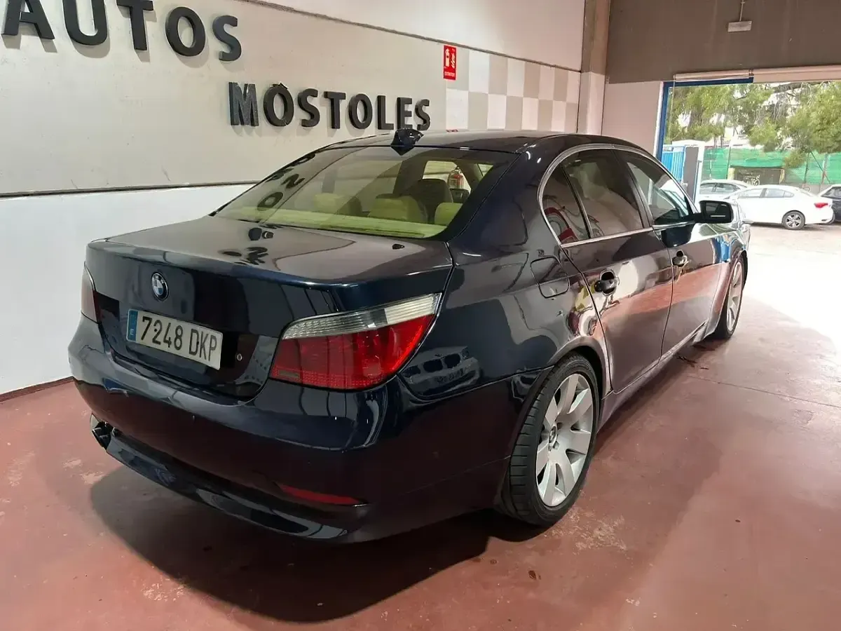 Usado BMW 535 272 CV (200 kW) 2005 Azul Berlina