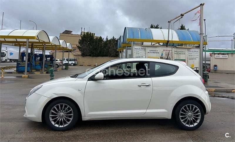 Blanco Usado 2014 Alfa Romeo MiTo Utilitario | 3900 € (Super precio) - Imagen 1/4