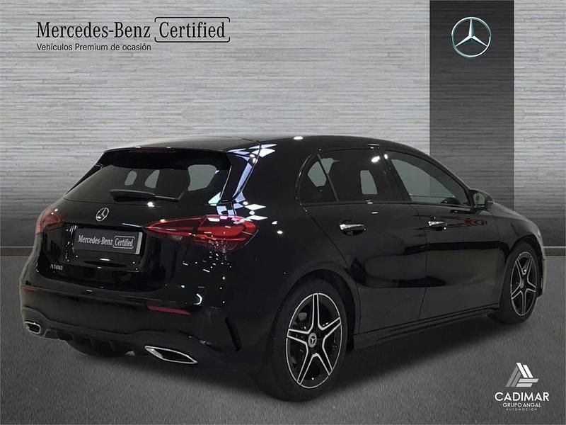 Usado Mercedes A180 AMG line 136 CV (100 kW) 2024 Negro Berlina