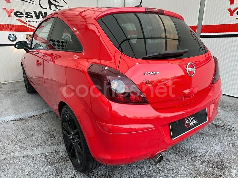 Usado Opel Corsa Color Edition 100 CV (73 kW) 2011 Rojo Berlina
