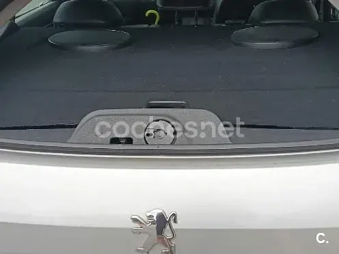Usado Peugeot 407 Sport 136 CV (100 kW) 2005 Blanco Familiar