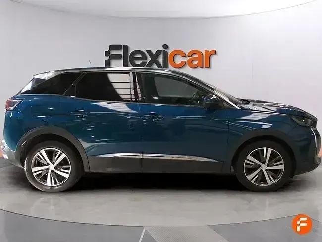Usado Peugeot 3008 Allure 130 CV (95 kW) 2021 Verde SUV
