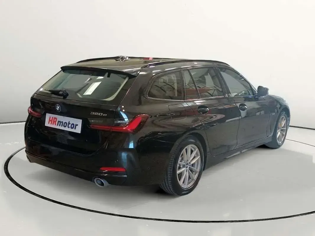 Usado BMW 320e 204 CV (150 kW) 2023 Negro Berlina