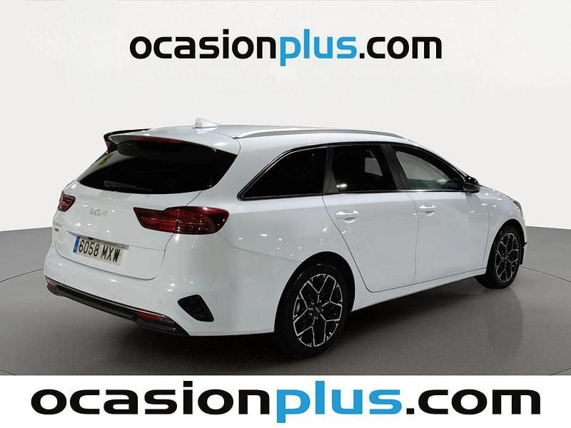 Begagnad Kia Ceed Style 100 HK (73 kW) 2025 Vit Halvkombi