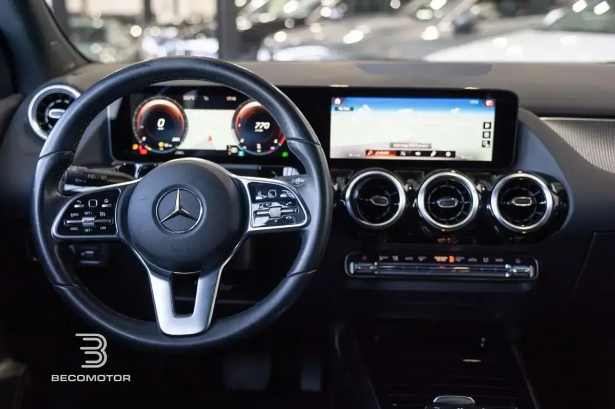 Usado Mercedes GLA200 150 CV (110 kW) 2021 Blanco SUV