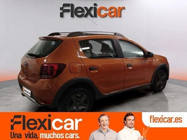 Usado Dacia Sandero Stepway 90 CV (66 kW) 2017 Naranja
