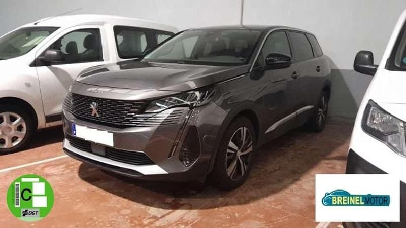Usado Peugeot 5008 Allure 131 CV (96 kW) 2022 Plateado Monovolumen