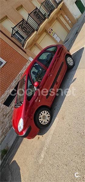 Usado Citroën Xsara Picasso Exclusive 92 CV (67 kW) 2010 Rojo Monovolumen
