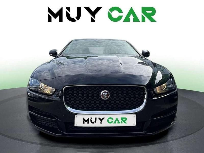 Usado Jaguar XE Pure 179 CV (131 kW) 2016 Negro Berlina