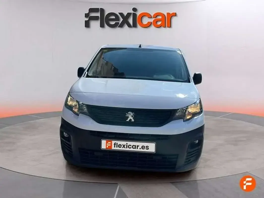 Usado Peugeot Partner 102 CV (75 kW) 2021 Blanco Monovolumen