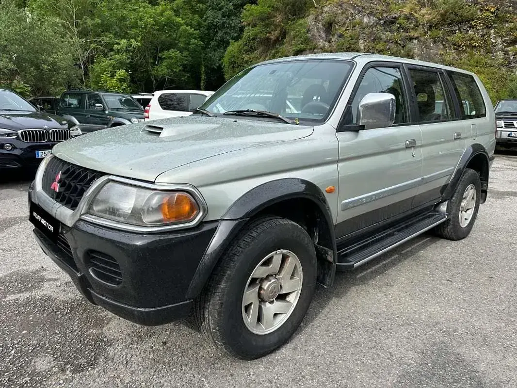 Usado Mitsubishi Montero Sport 99 CV (72 kW) 2001 Plateado SUV
