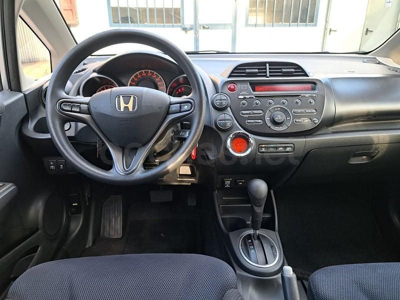 Usado Honda Jazz Comfort 99 CV (72 kW) 2012 Gris / plata Utilitario