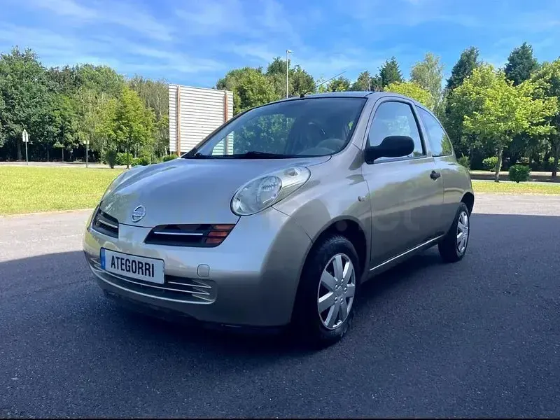 Usado Nissan Micra 80 CV (58 kW) 2005 Beige Berlina