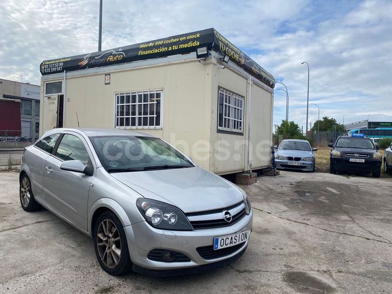 Gris / plata Usado 2007 Opel Astra GTC Enjoy Berlina | 2497 € (Precio justo) - Imagen 1/4