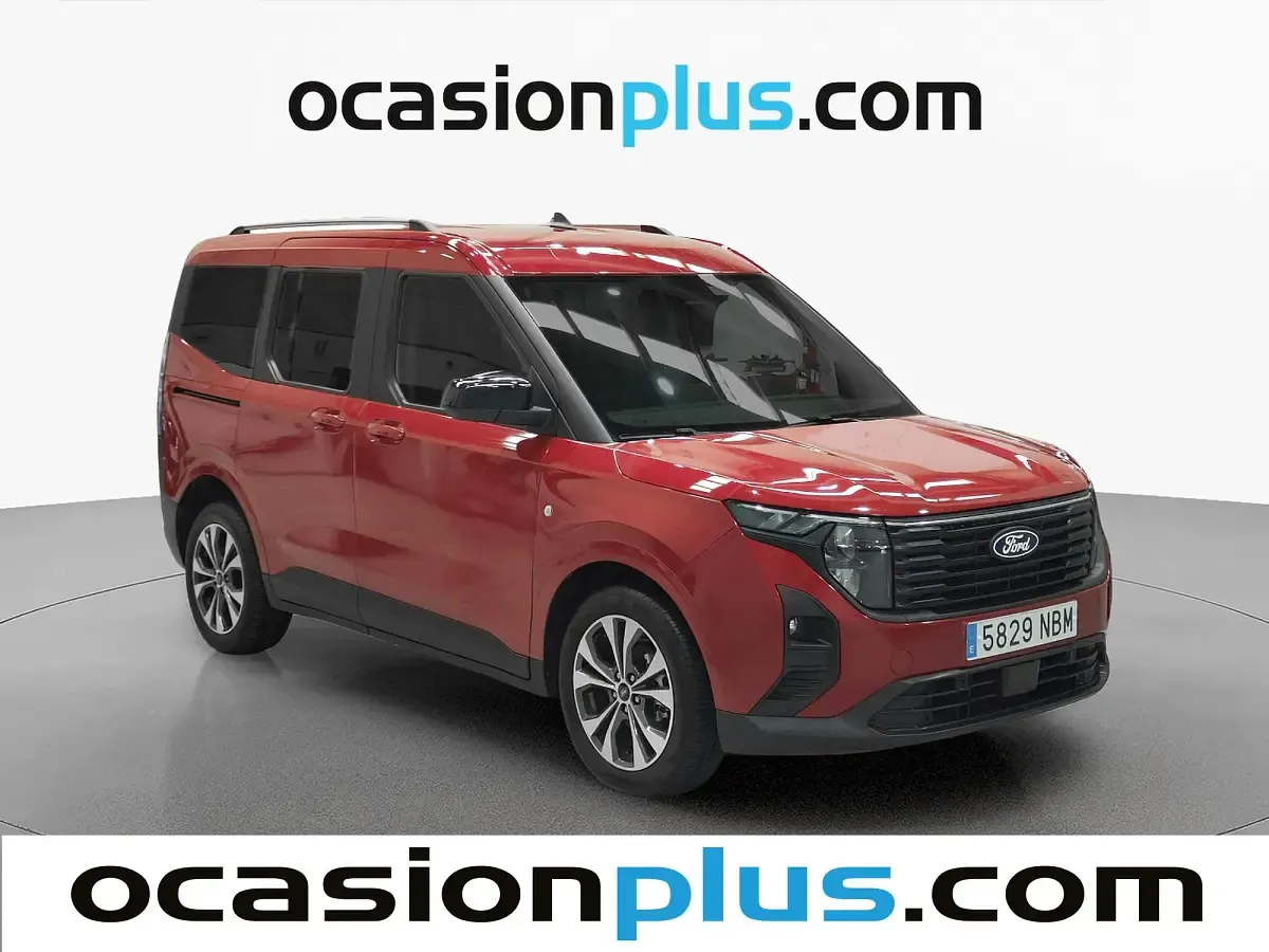 Usado Ford Tourneo Courier Titanium 125 CV (91 kW) 2025 Rojo Monovolumen