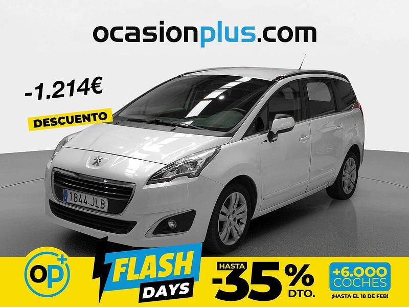 Usado Peugeot 5008 Style 120 CV (88 kW) 2016 Blanco Monovolumen