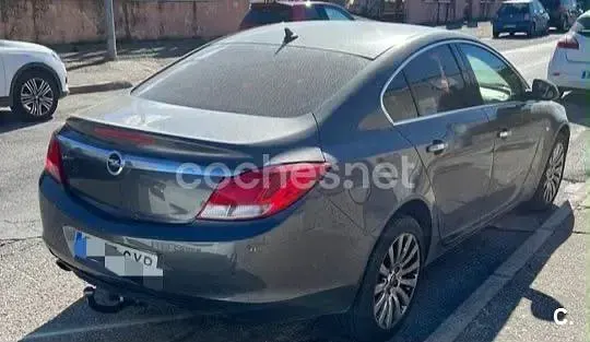 Usado Opel Insignia Essentia 130 CV (95 kW) 2010 Negro Berlina