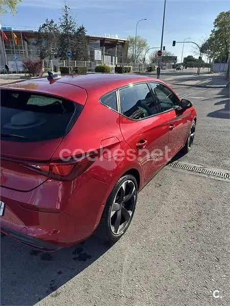 Usado Cupra Leon 190 CV (139 kW) 2023 Rojo Familiar