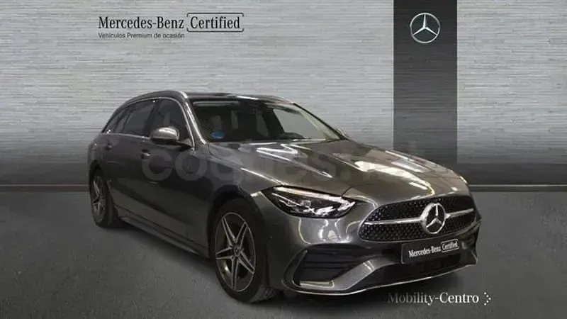 Usado Mercedes C300e 313 CV (230 kW) 2025 Gris / plata Familiar
