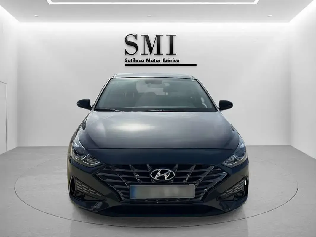 Usado Hyundai i30 120 CV (88 kW) 2022 Gris Utilitario