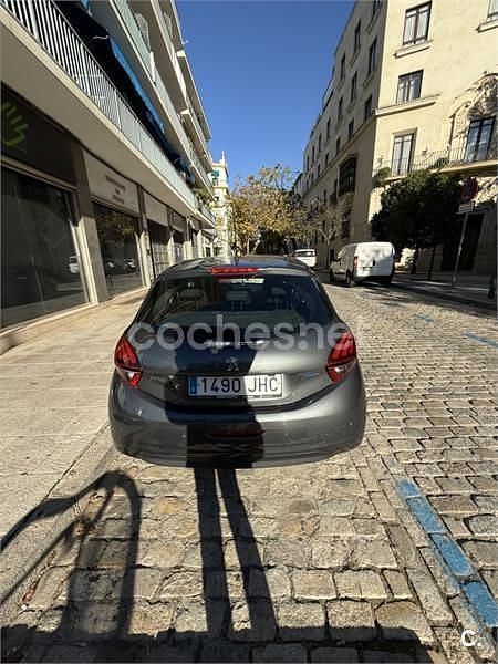 Usado Peugeot 208 Access 82 CV (60 kW) 2015 Gris / plata Utilitario