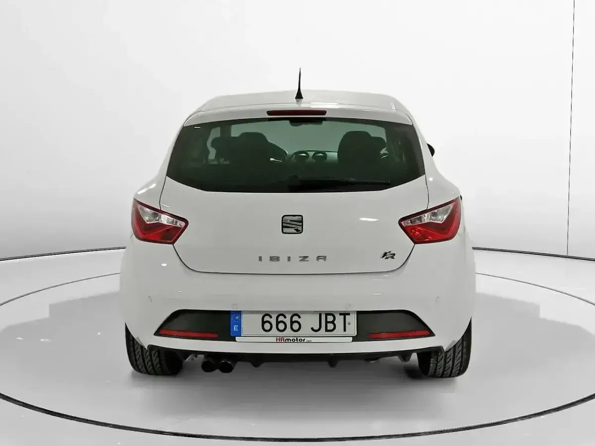 Usado Seat Ibiza FR 105 CV (77 kW) 2014 Blanco Berlina