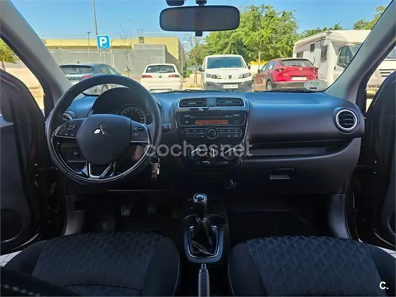 Usado Mitsubishi Space Star Motion 80 CV (58 kW) 2021 Granate Utilitario