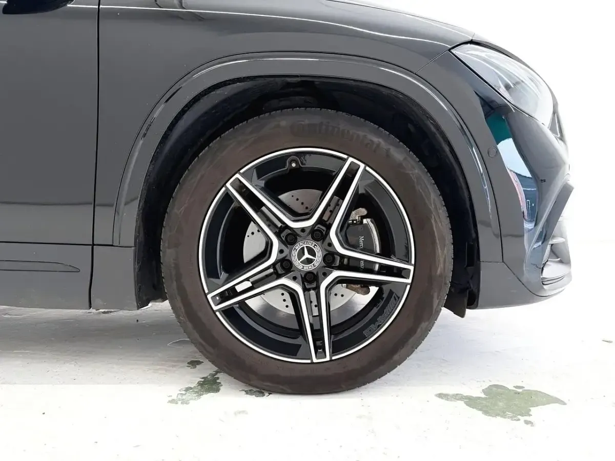 Usado Mercedes GLA200 163 CV (119 kW) 2024 Negro SUV