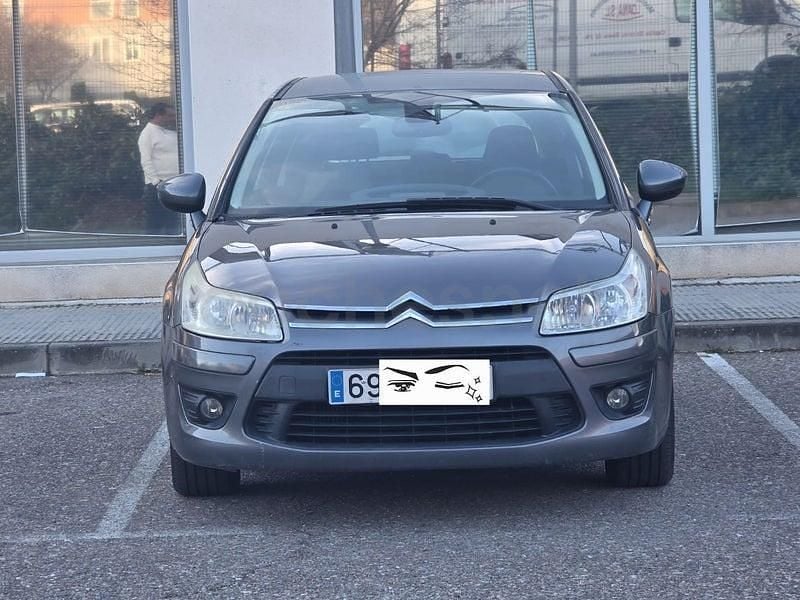 Usado Citroën C4 90 CV (66 kW) 2010 Gris / plata Berlina