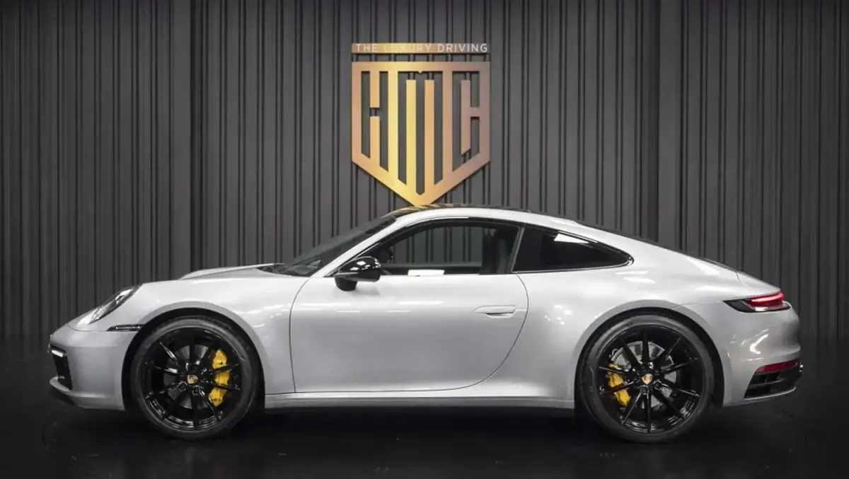 Käytetty Porsche 911 Carrera S 450 HP (330 kW) 2019 Hopea Coupe - kaksiovinen