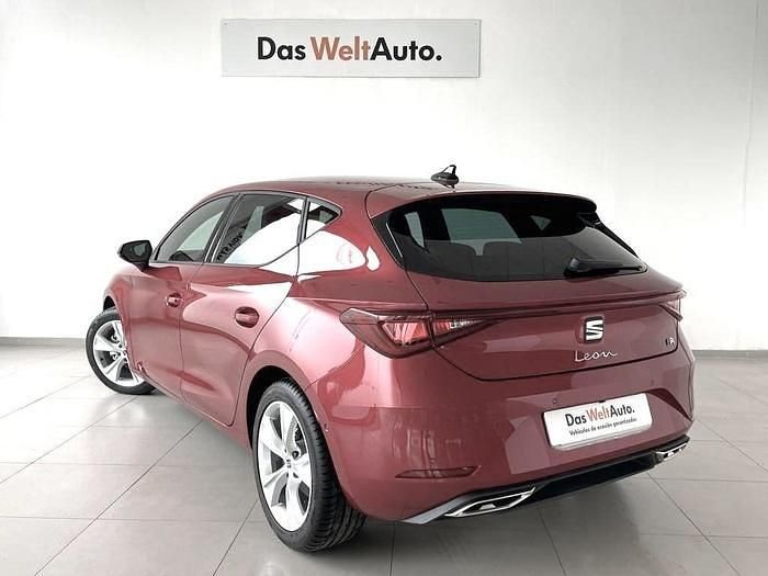 Usado Seat Leon FR 116 CV (85 kW) 2025 Rojo