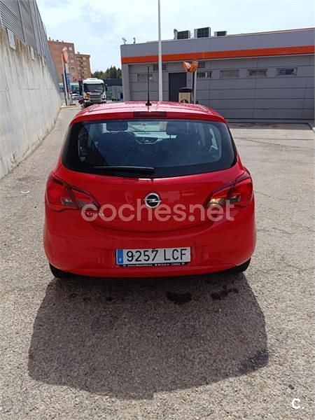 Usado Opel Corsa Selective 90 CV (66 kW) 2018 Rojo Utilitario