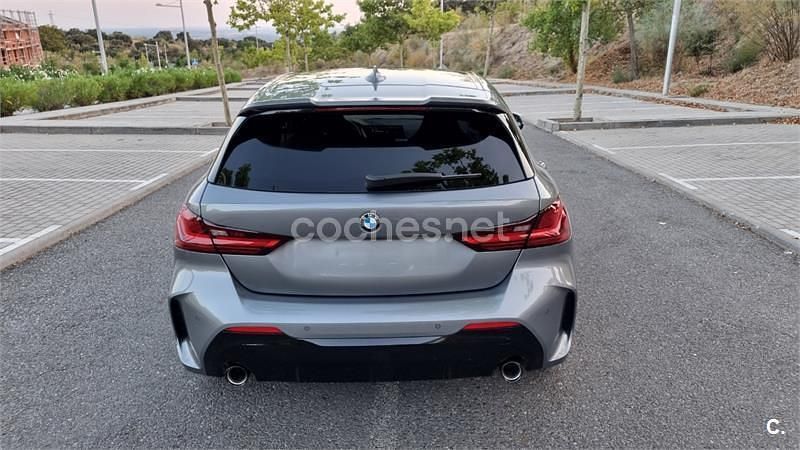 Usado BMW 118 150 CV (110 kW) 2023 Gris / plata Utilitario