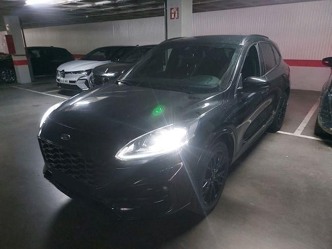 Usado Ford Kuga ST-Line X 225 CV (165 kW) 2023 Negro SUV