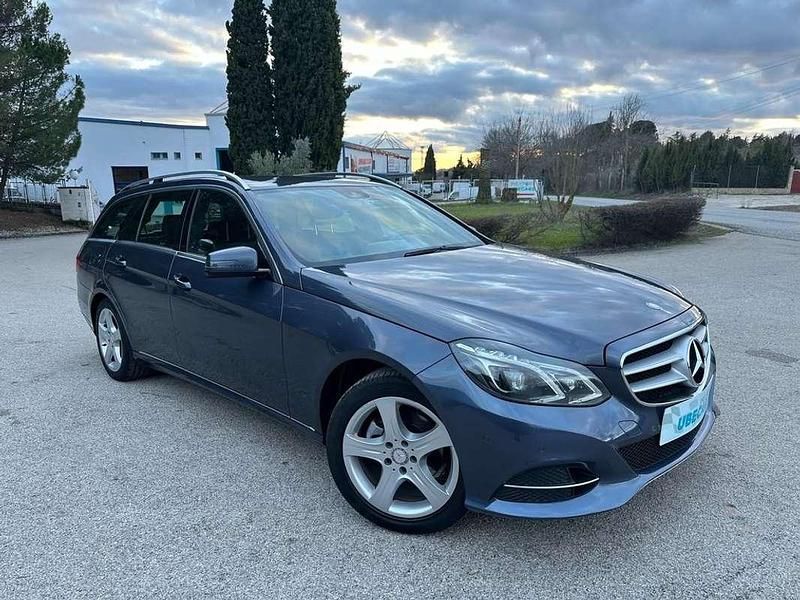 Usado Mercedes E200 136 CV (100 kW) 2013 Gris Familiar