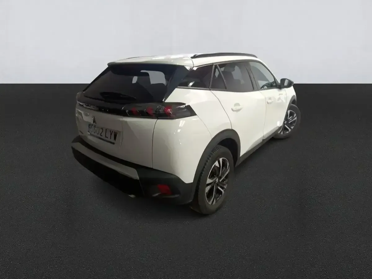 Usado Peugeot 2008 Allure 110 CV (80 kW) 2022 Blanco SUV