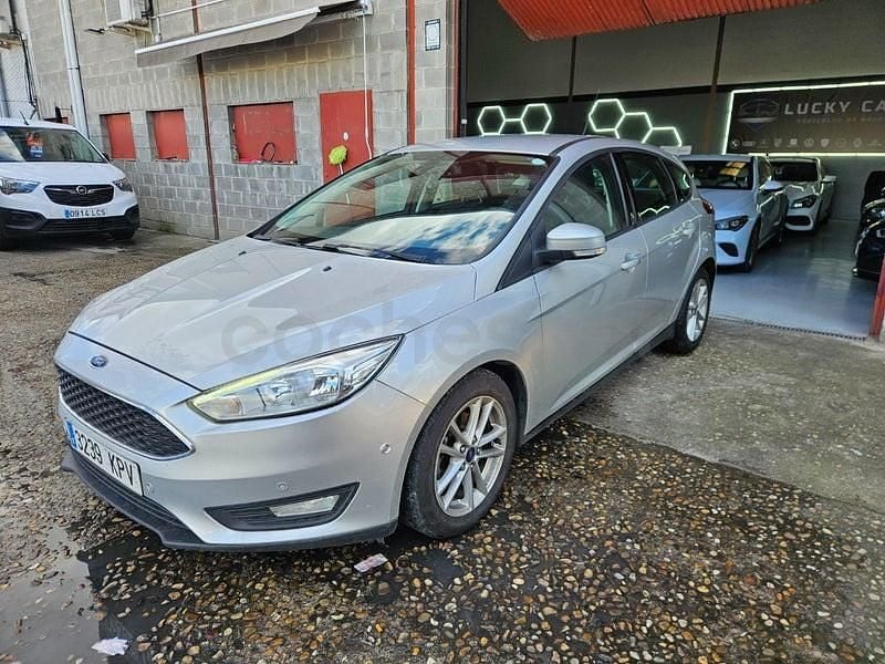 Usado Ford Focus Active 120 CV (88 kW) 2018 Gris / plata Berlina
