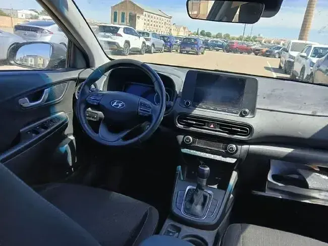 Usado Hyundai Kona 141 CV (103 kW) 2023 Gris SUV