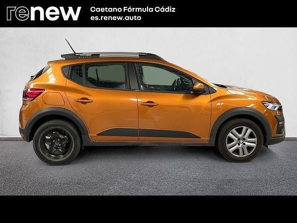 Usado Dacia Sandero Comfort 91 CV (66 kW) 2021 Naranja Utilitario