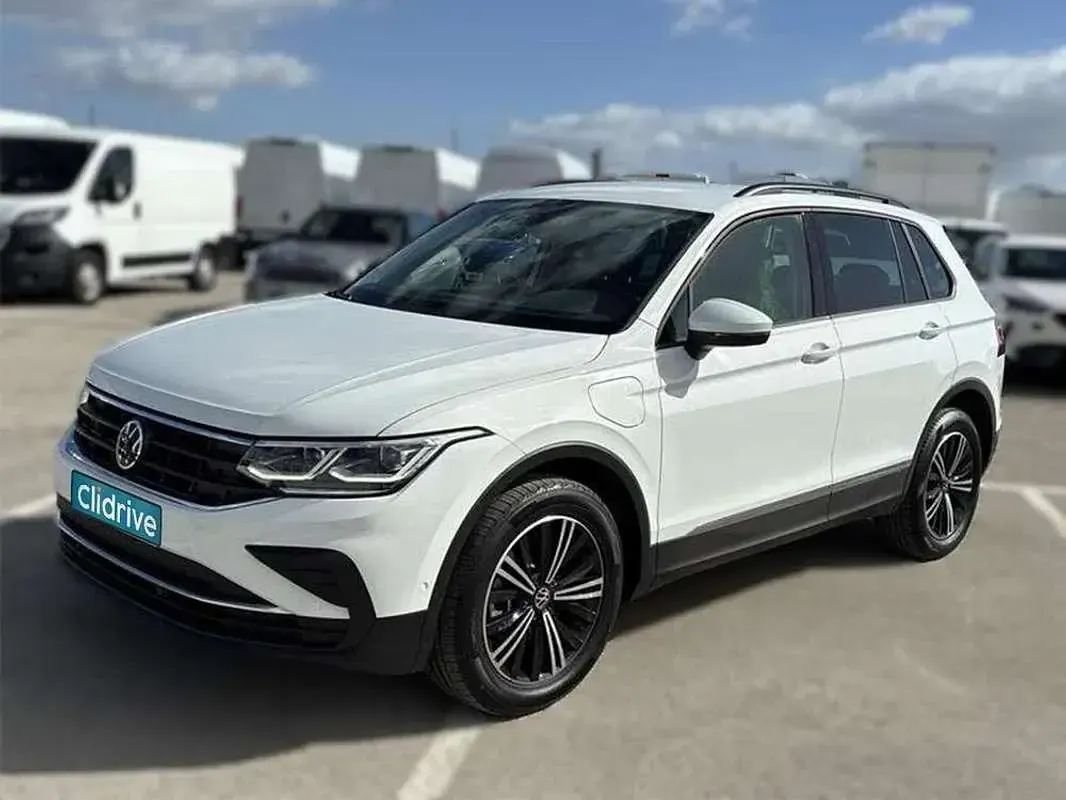 Usado VW Tiguan Life 150 CV (110 kW) 2023 Blanco SUV