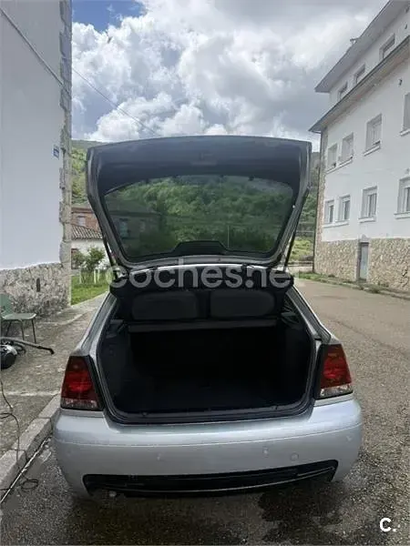 Usado BMW 320 150 CV (110 kW) 2004 Gris / plata Berlina