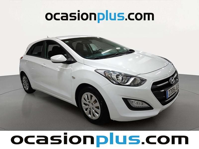 Usado Hyundai i30 110 CV (80 kW) 2016 Blanco