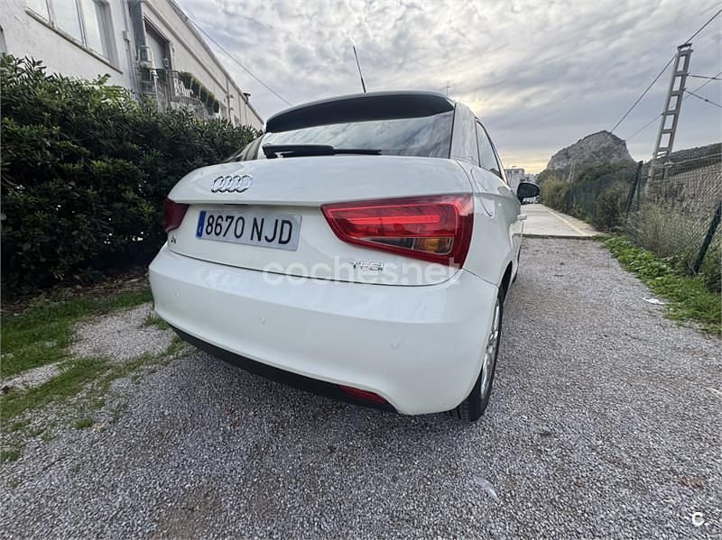 Usado Audi A1 Attraction 86 CV (63 kW) 2011 Blanco Berlina